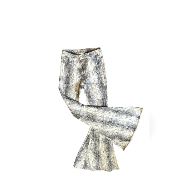 Altar’d State Flared Wide Leg Jeans - Picture 1 of 3